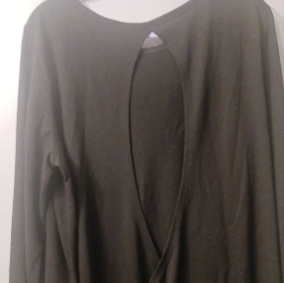 Final $5 Old Navy Split (open) Back Hi-Lo Longsleve Knit  Top Sz. L Black - Picture 5 of 6